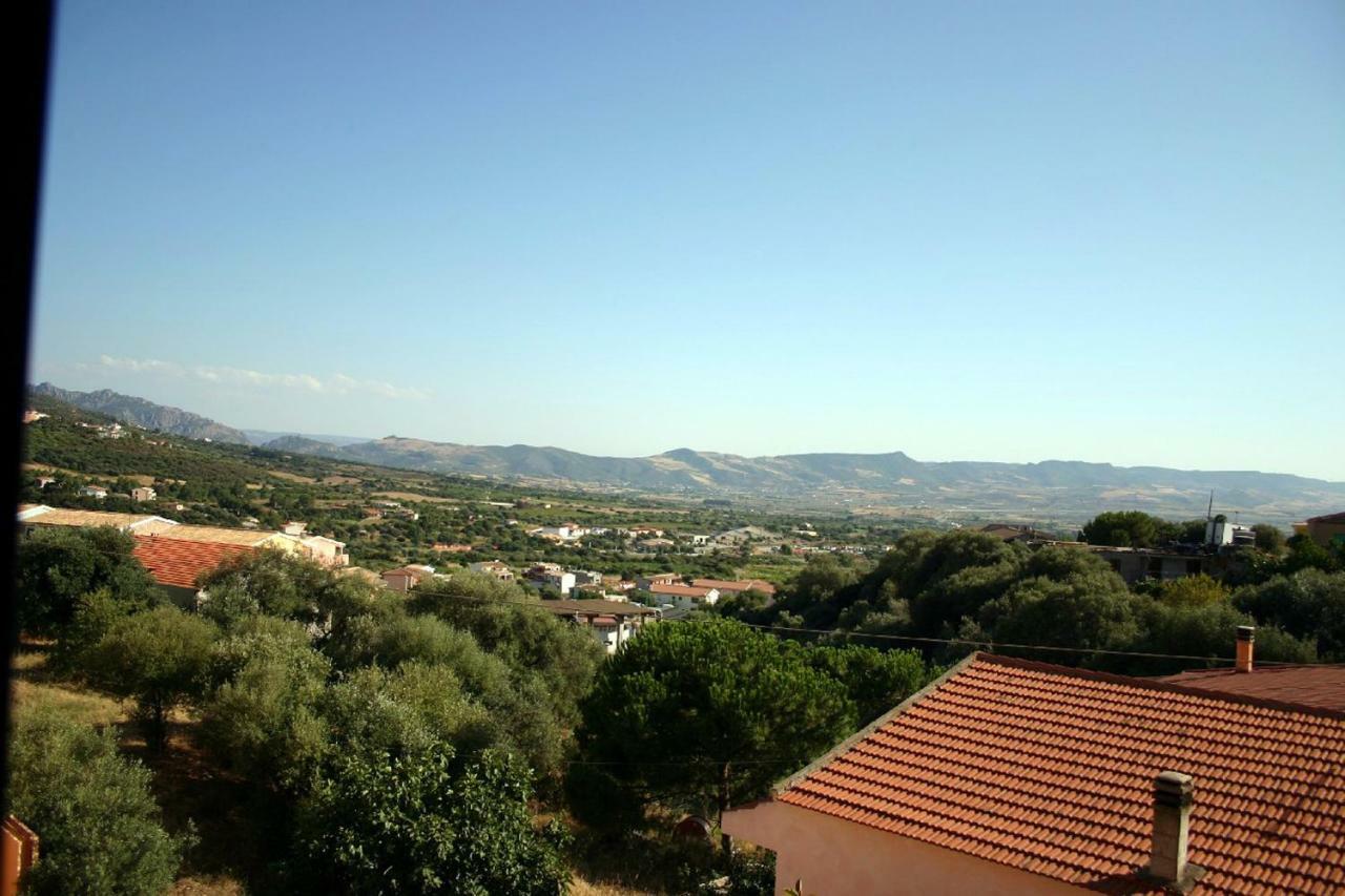 Apartamento Borgo Lu Canali Da Gavino Badesi Exterior foto