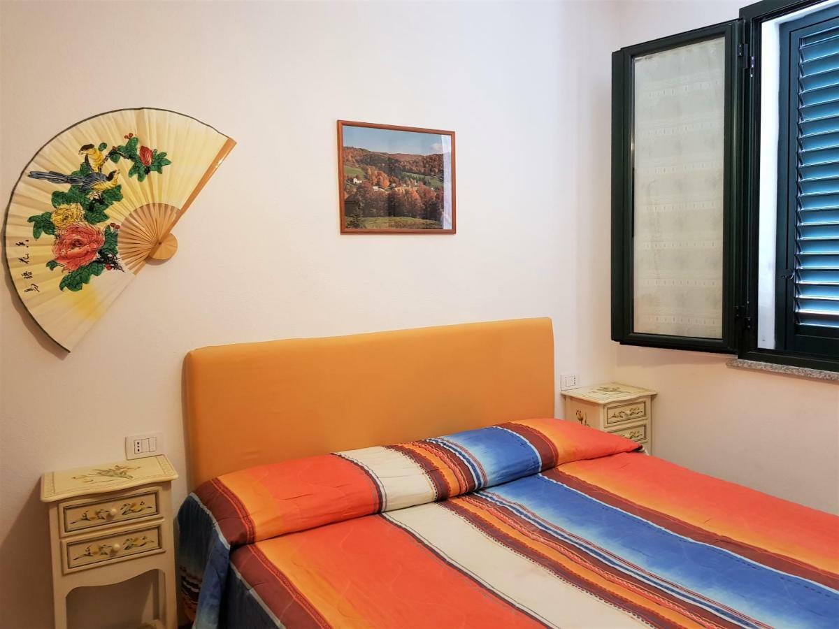 Apartamento Borgo Lu Canali Da Gavino Badesi Exterior foto